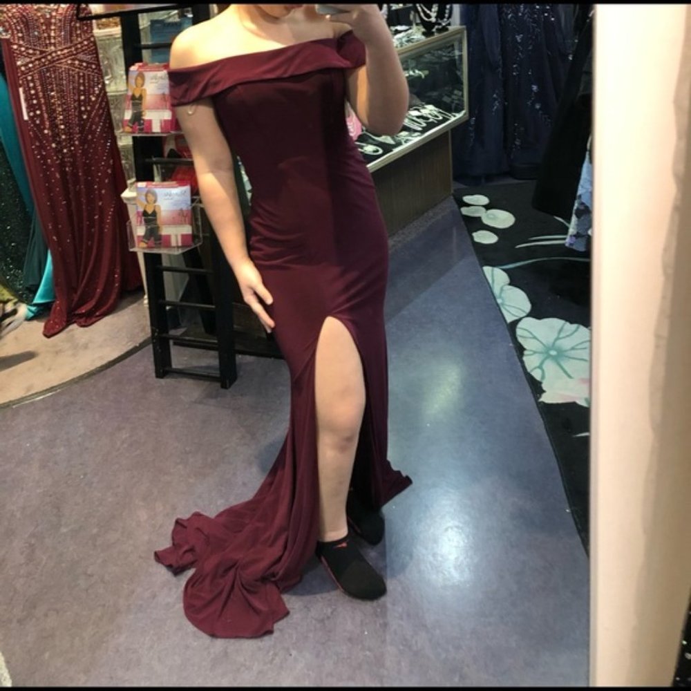 Faviana Bordeaux Jersey Off-The-Shoulder Dress - Picture 6 of 6